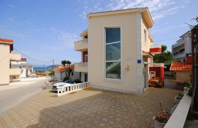 Villa Guliver Slatine Exterior photo