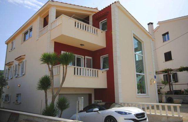 Villa Guliver Slatine Exterior photo